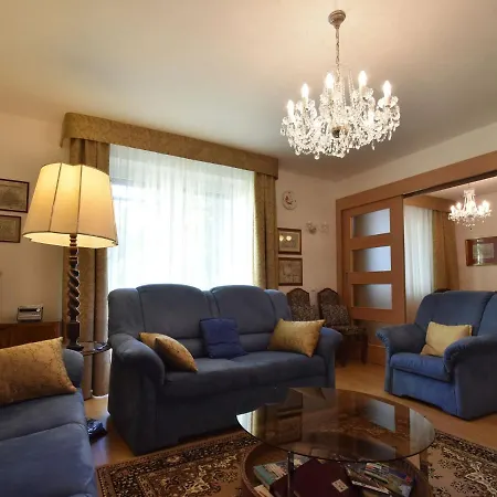 Modern Apartment In Podebrady Near River